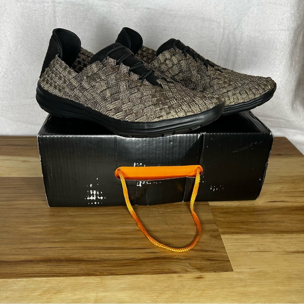 bernie mev. Bronze Woven Sneakers size UK 38 US 7